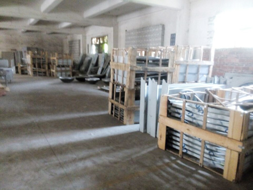 友祥零部件存放區(qū)